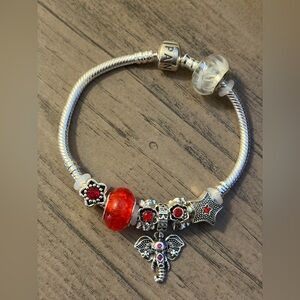 Pandora Moments Snake Chain Bracelet +7 charms Exquisite in play. Silver 925.